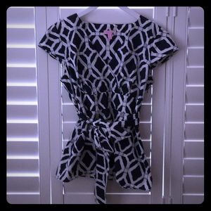 Gorgeous Lilly Pulitzer top w/bamboo print Size Lg